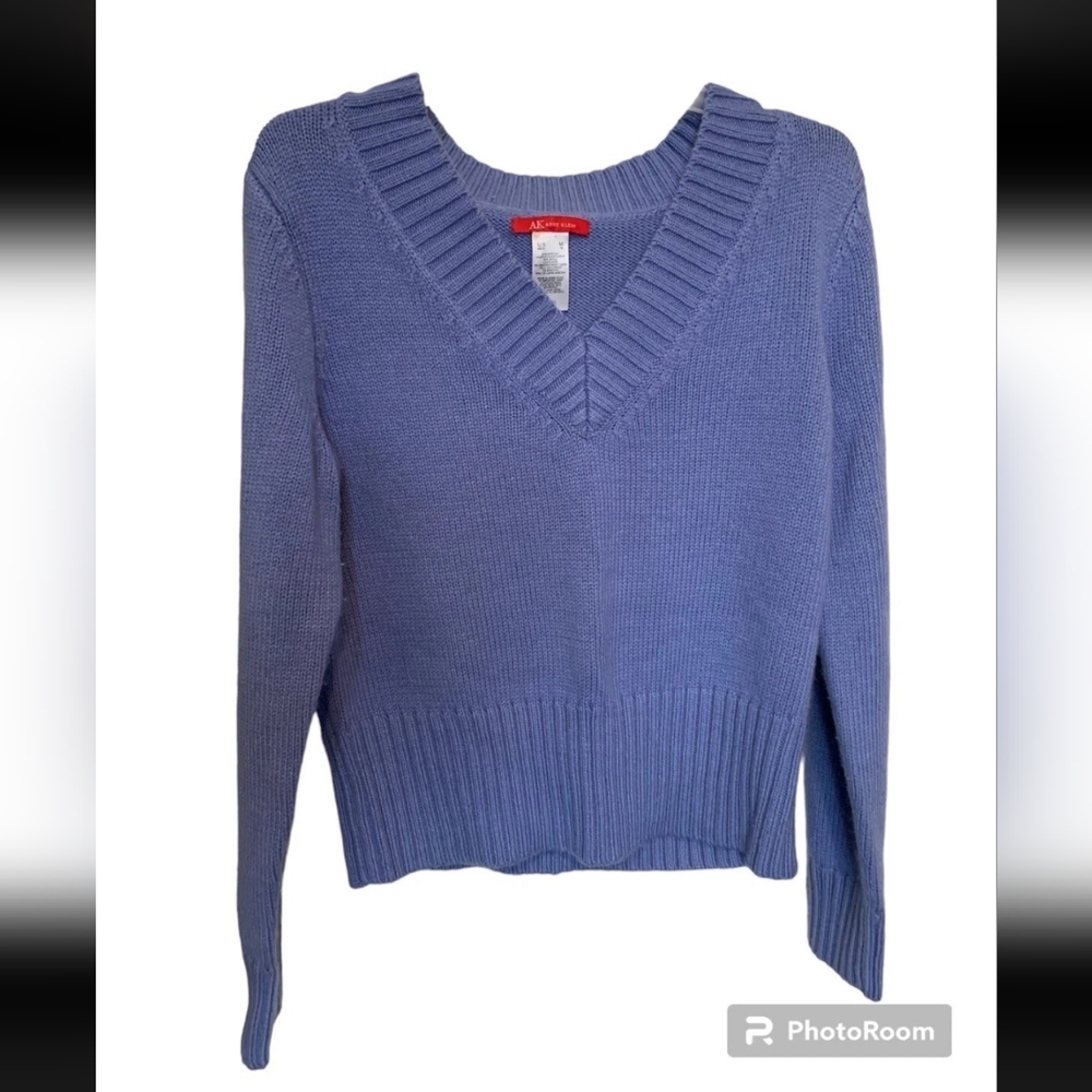 AK Anne Klein Women’s Medium Purple V Neck Pullover Wool Blend Preppy Cabincore